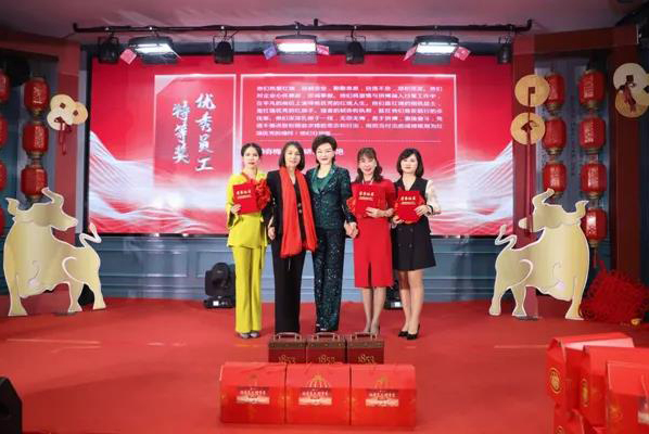 红瑞集团2020年优秀员工特等奖获得者| 瑞韩整形医院感控办主任徐春梅：匠筑甄心 美蓄芳华