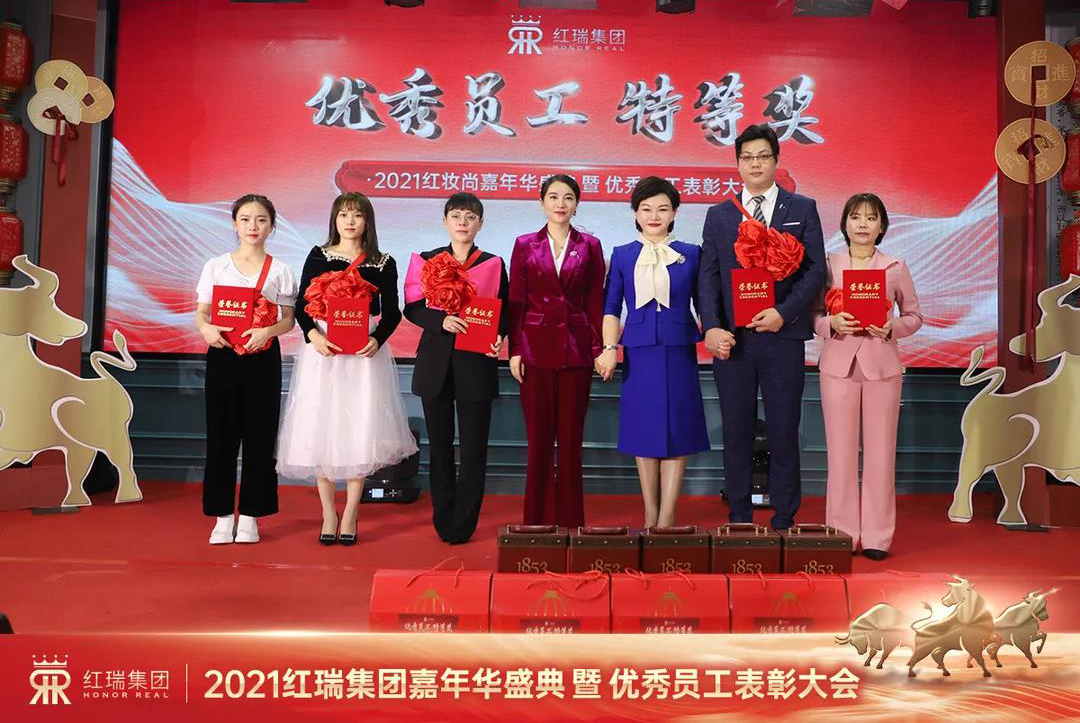 红瑞集团2020年优秀员工特等奖获得者 | 红妆尚医美海府医院美容外科副院长罗勇：医路漫漫，奋勇前行