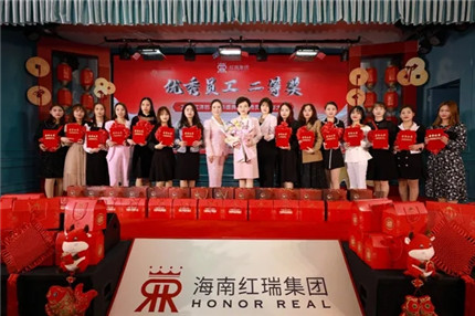 红瑞集团2020年优秀员工二等奖获得者 | 红洋坊美业三亚解放分院高级美容师许扬曼：致美臻情许初心 蓄精曼丽扬青春