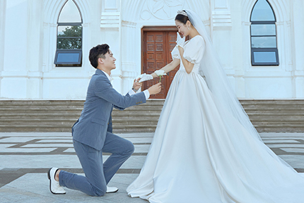 海南红瑞集团优秀员工夫妻档：颜值医美三亚分院激光医助王丁肖、美外医助林非  