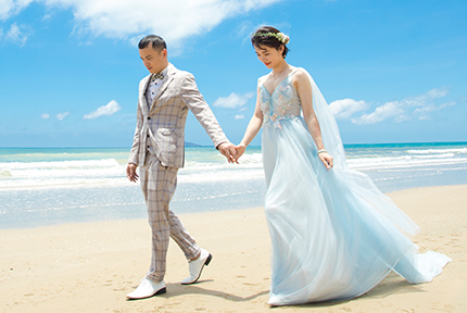 海南红瑞集团优秀员工夫妻档：红妆尚医美三亚河西分院医疗副院长薛开兴、颜值医美三亚分院美学设计王文静 