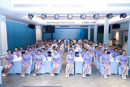 海南红瑞集团旗下品牌红妆双美&Narogarden那罗花园新品启动培训会圆满落幕