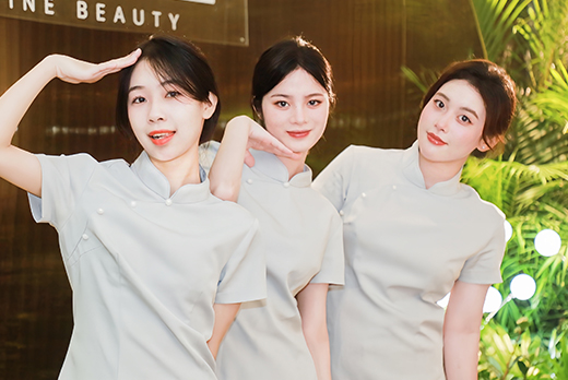 红瑞集团“匠心传承”榜样力量P-SKin智能美肤桫椤湾分院师父陈慧佳 徒弟黄鑫绮