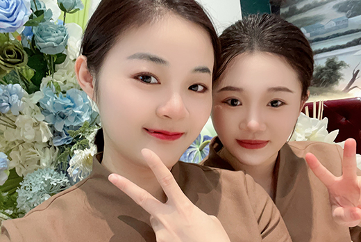 红瑞集团“匠心传承”榜样力量红妆双美国贸分院美容师师傅田梅 徒弟罗钗钗