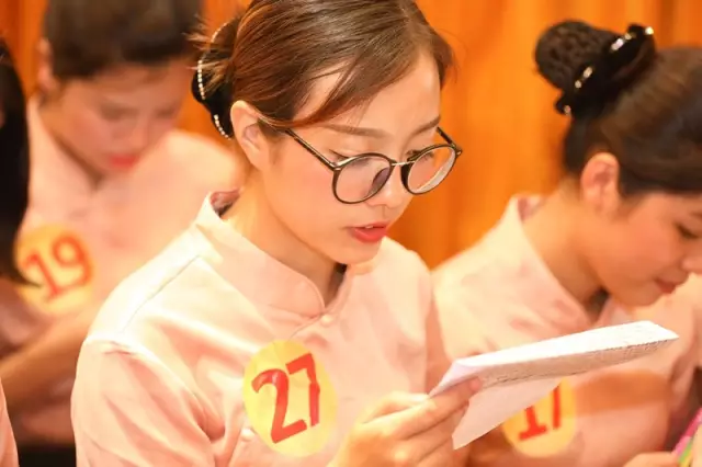 香港红瑞集团 • 红妆最美手工艺人评选暨首届美容师“金手指”技能大赛 “演说+技能”复赛圆满落幕