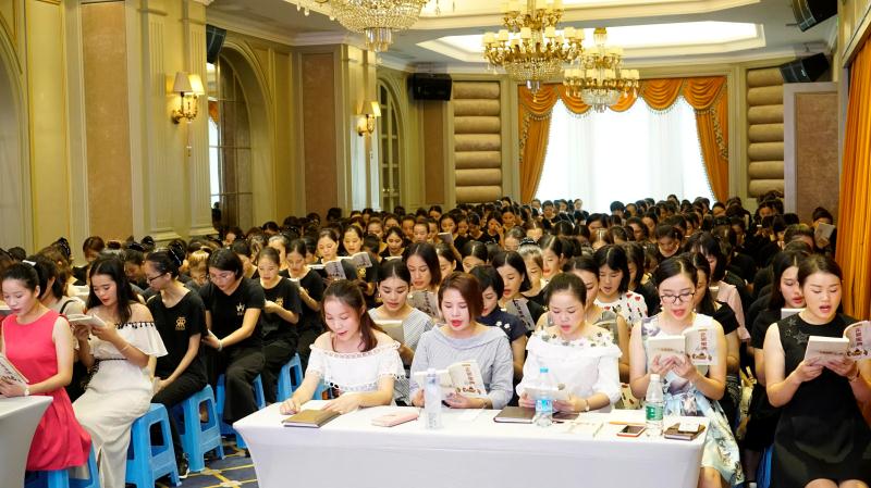 香港红瑞集团企业文化之国学工程——第十三期女学培训，保持德行，提升修养！